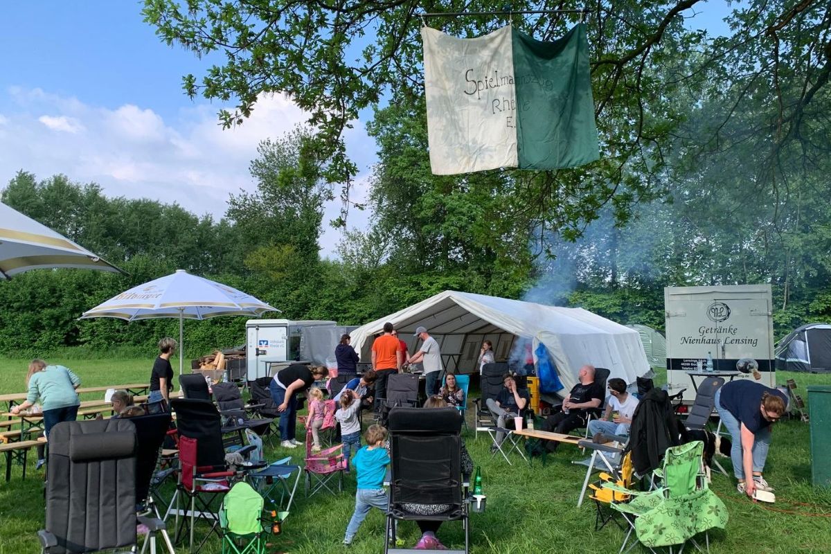 Gemeinschaftliches Zeltlager mit Familien und Mitgliedern